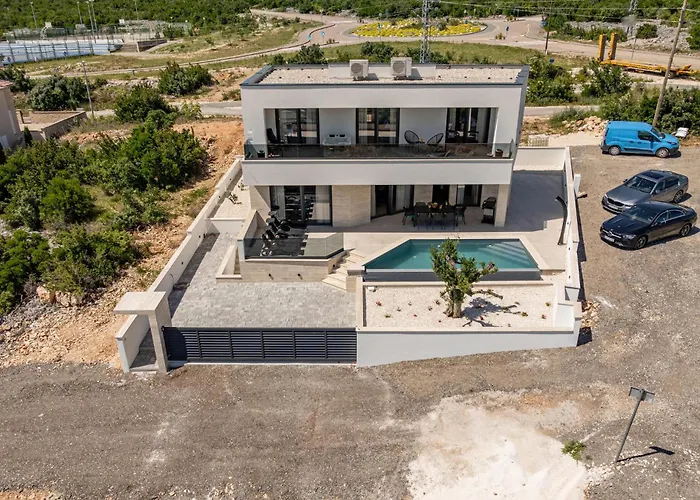 Amazing In With Sauna Maslenica